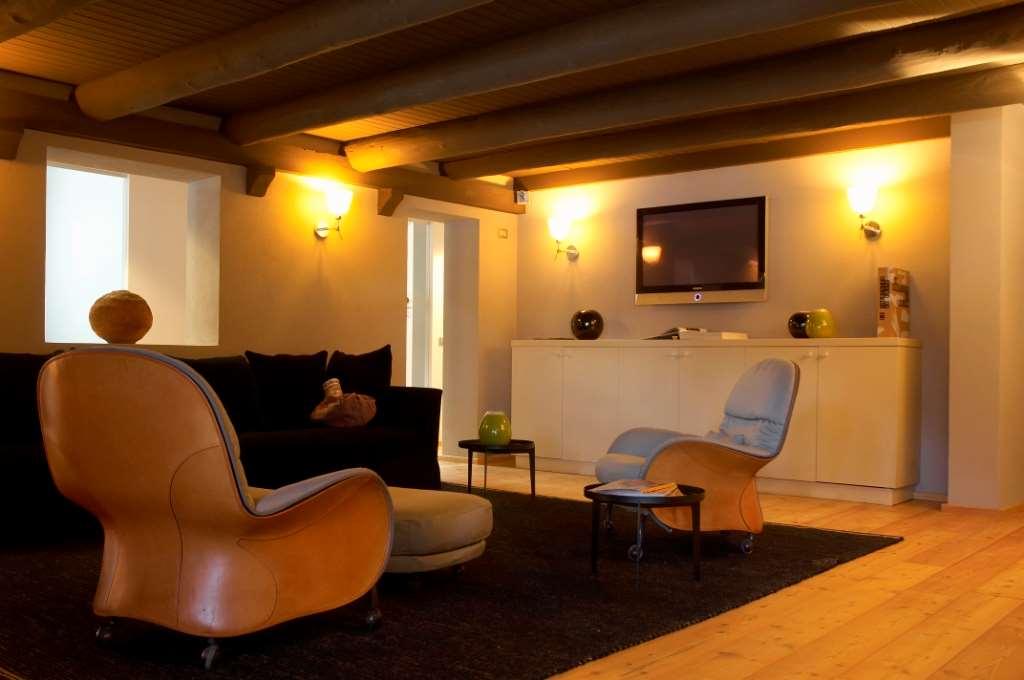 Village Hotel 3*
