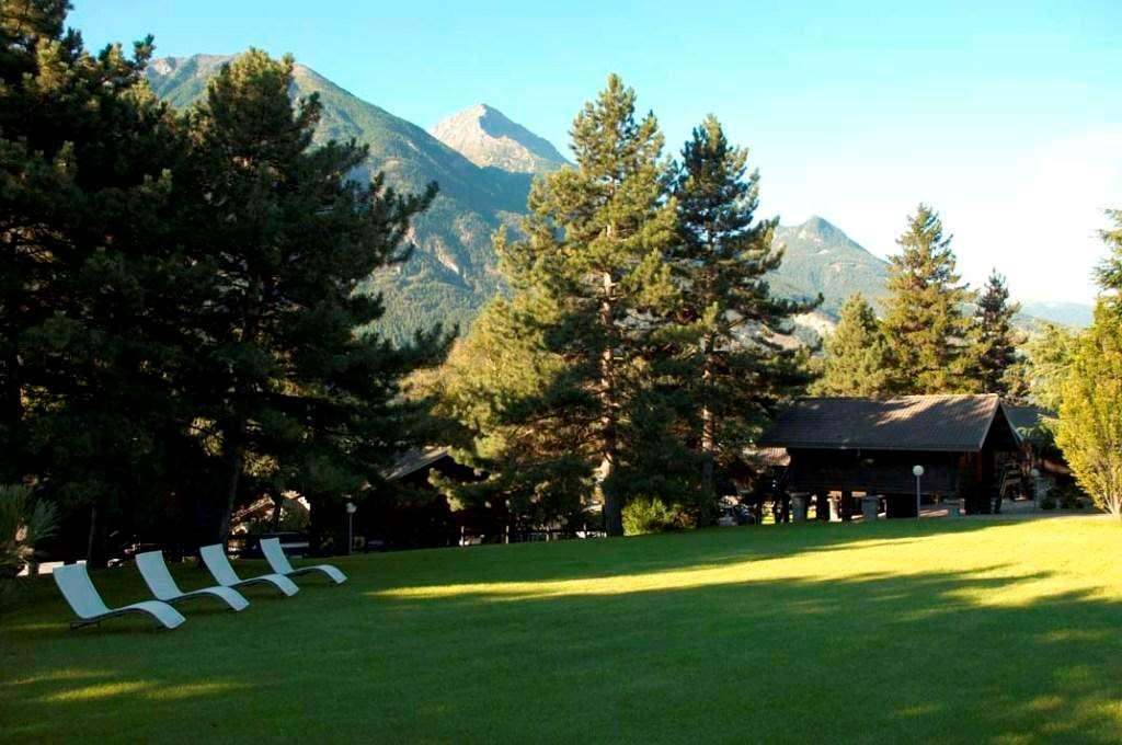 Hotel Village 3*